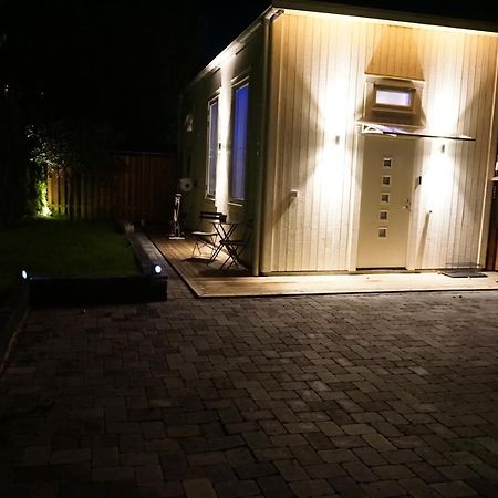 Ferienwohnung Fresh Happy Little House, 35 M2 In Taeby Stockholm Exterior foto