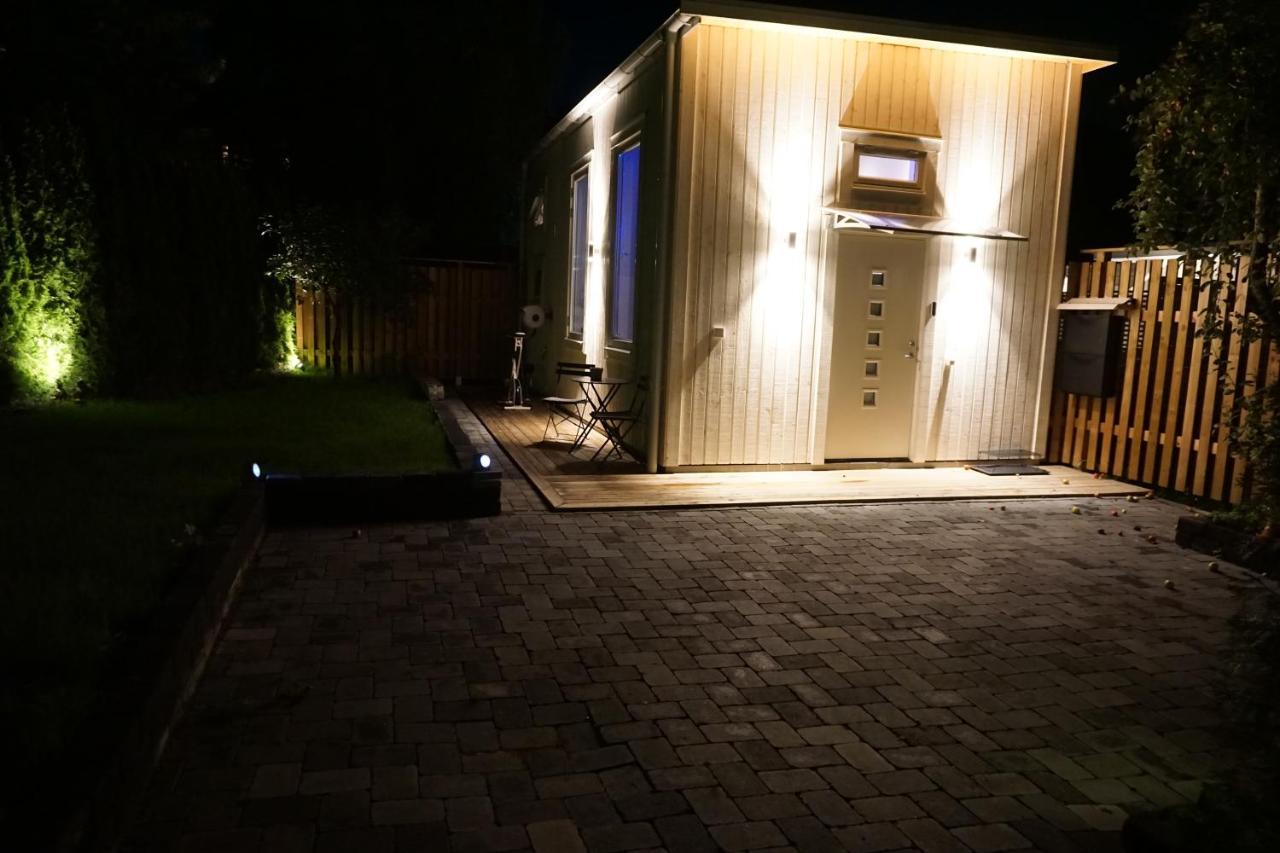 Ferienwohnung Fresh Happy Little House, 35 M2 In Taeby Stockholm Exterior foto
