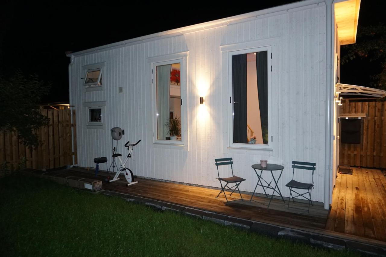 Ferienwohnung Fresh Happy Little House, 35 M2 In Taeby Stockholm Exterior foto
