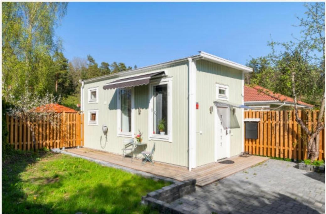 Ferienwohnung Fresh Happy Little House, 35 M2 In Taeby Stockholm Exterior foto